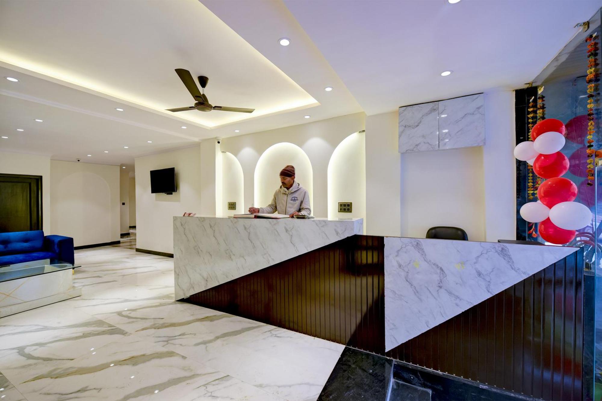 Hotel Surya Plaza Neu-Delhi Exterior foto