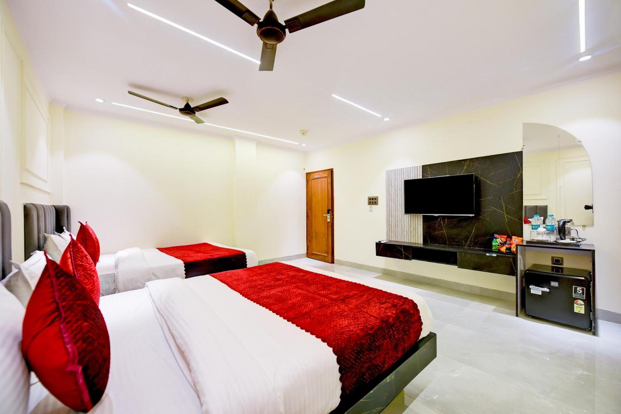 Hotel Surya Plaza Neu-Delhi Exterior foto