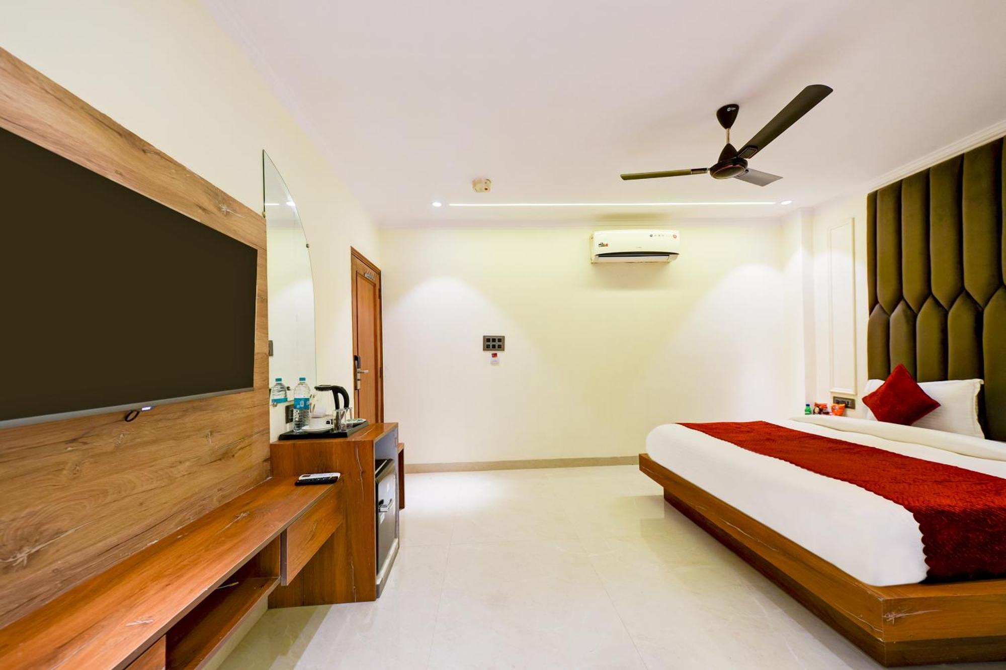 Hotel Surya Plaza Neu-Delhi Exterior foto
