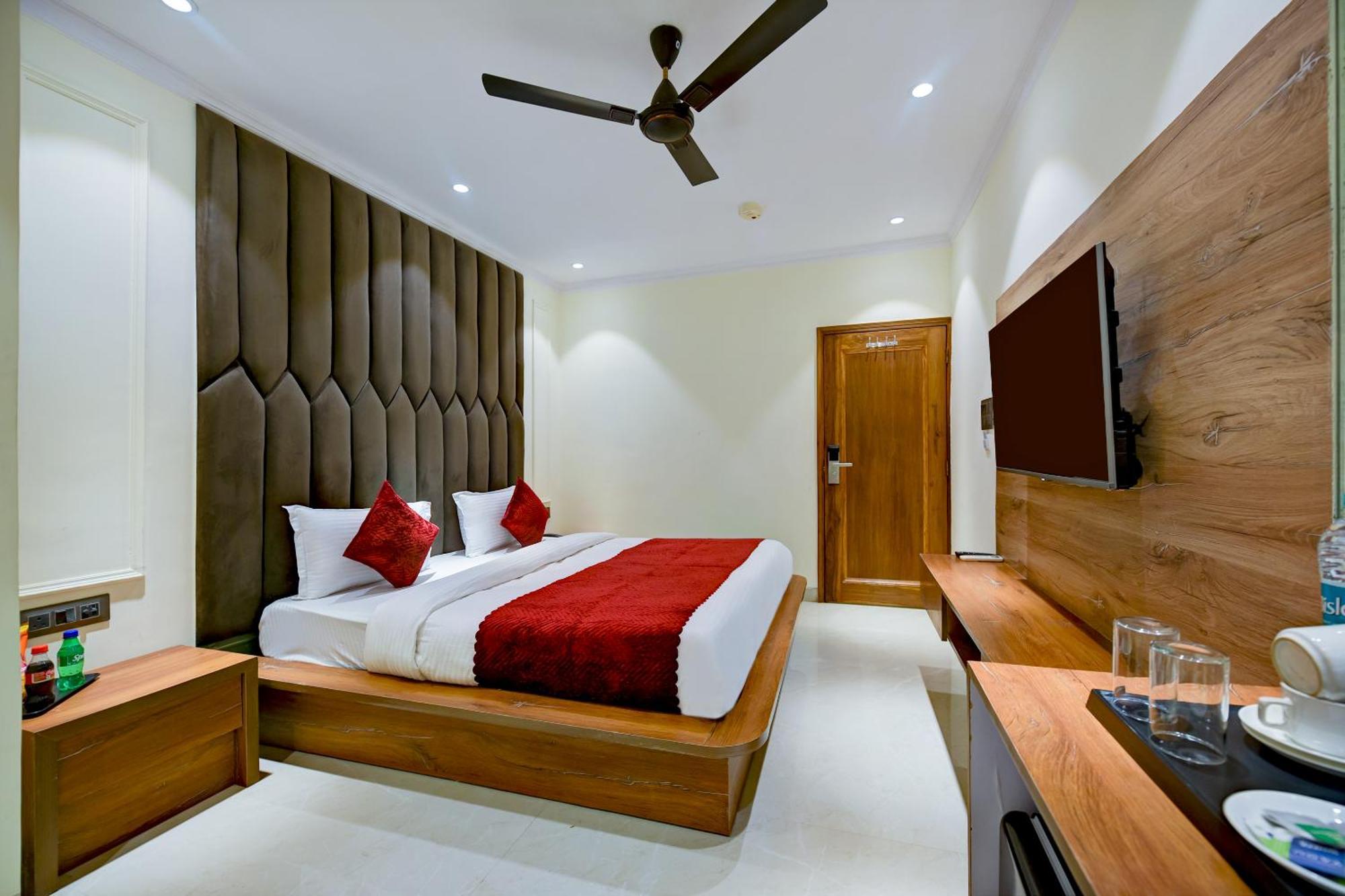 Hotel Surya Plaza Neu-Delhi Exterior foto