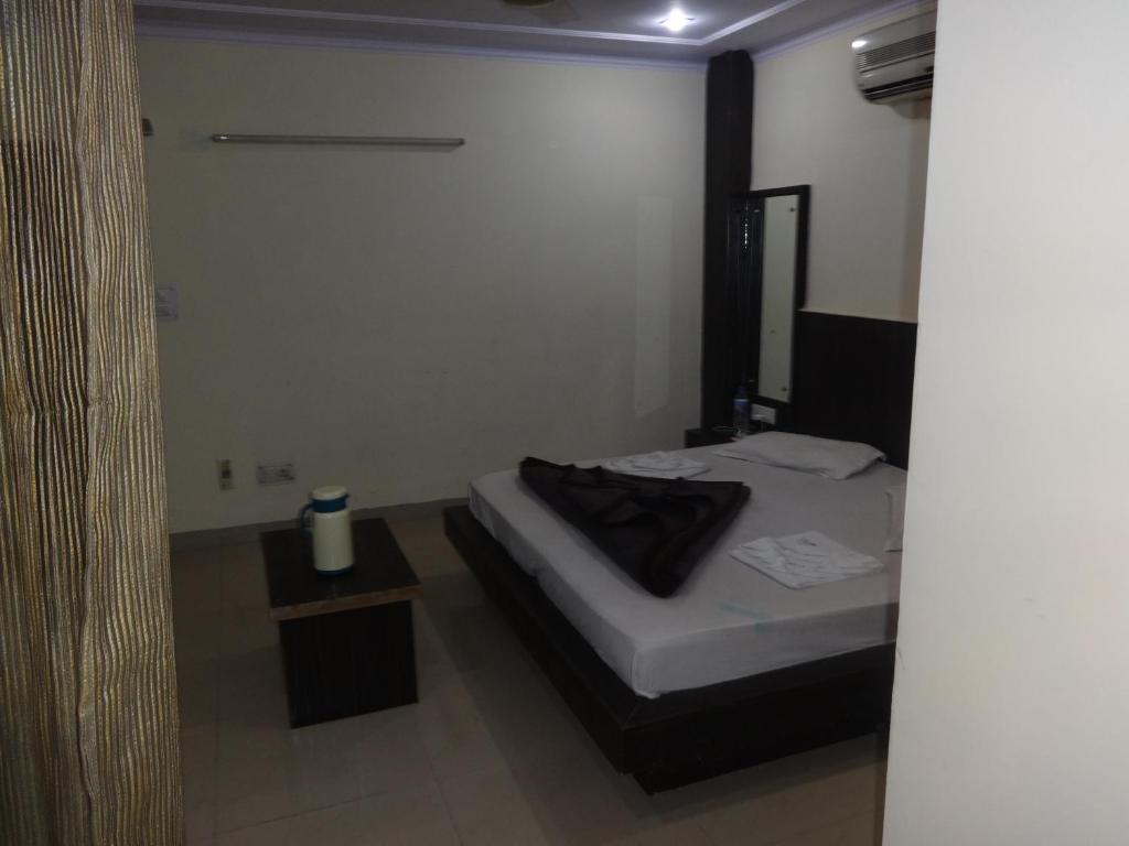 Hotel Surya Plaza Neu-Delhi Exterior foto